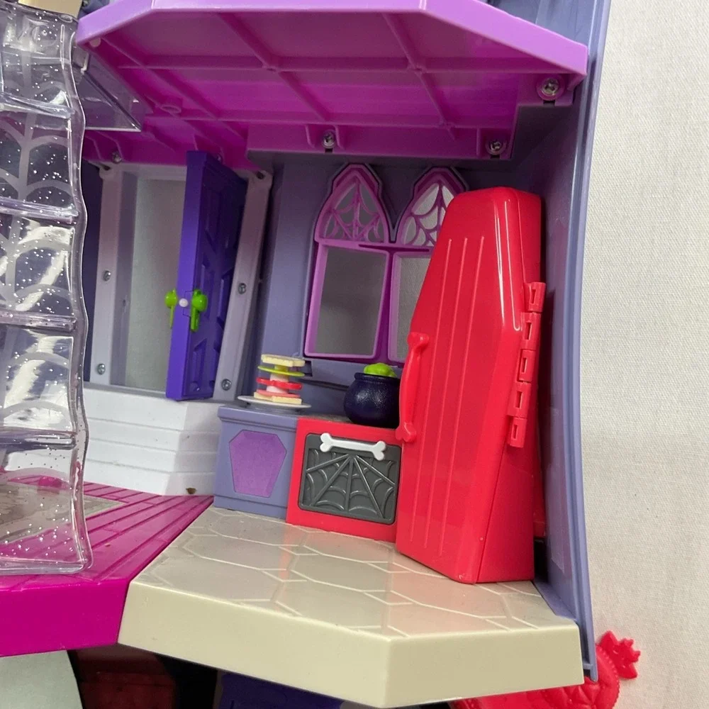 Disney Jr. Vampirina Scare B&B Doll Play‎ House Mansion Castle Playset House